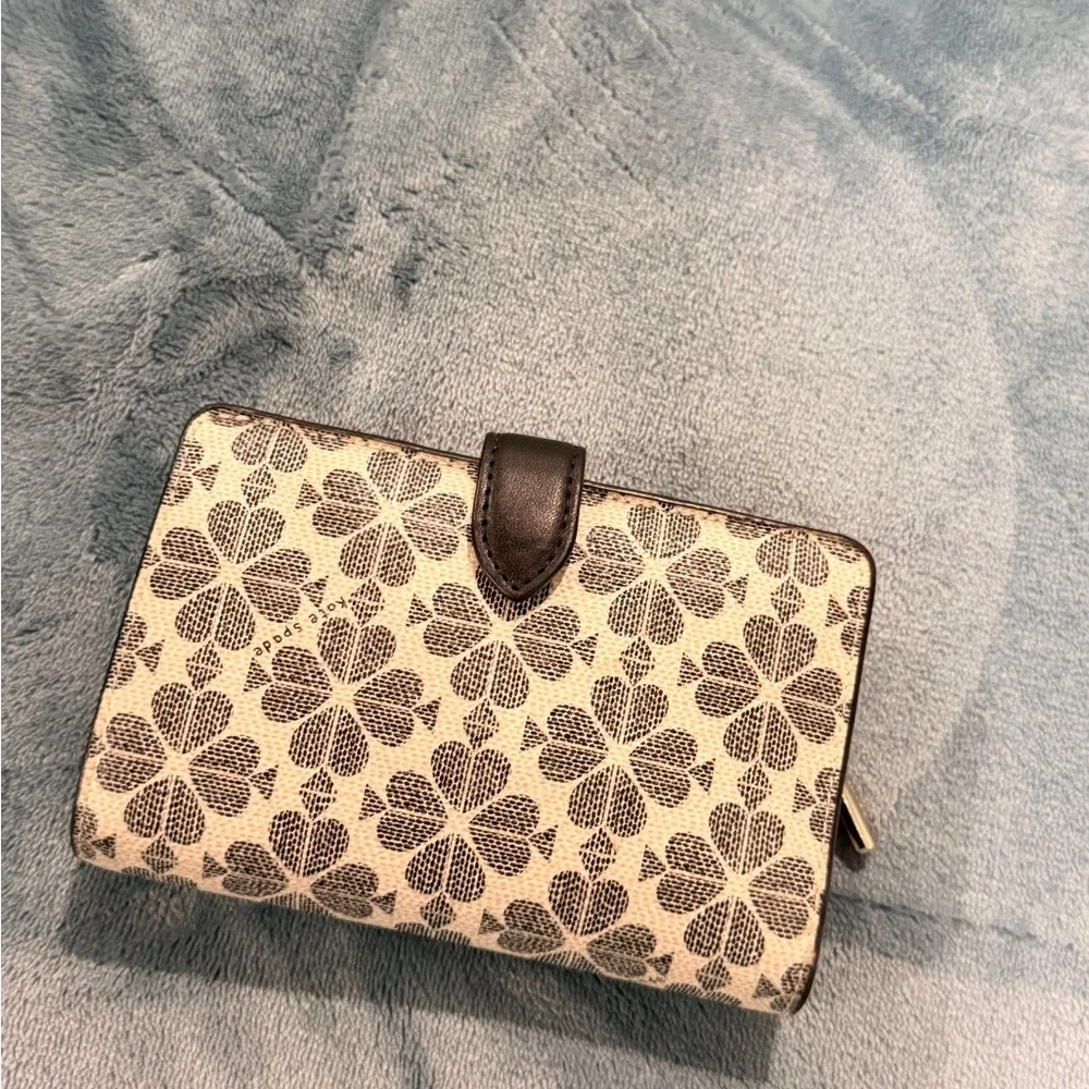 Kate Spade Black and Cream Floral Tote - Picture 3 of 8